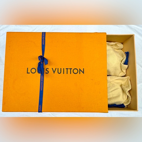 LV Arizona Moccasin - Picture 9 of 9